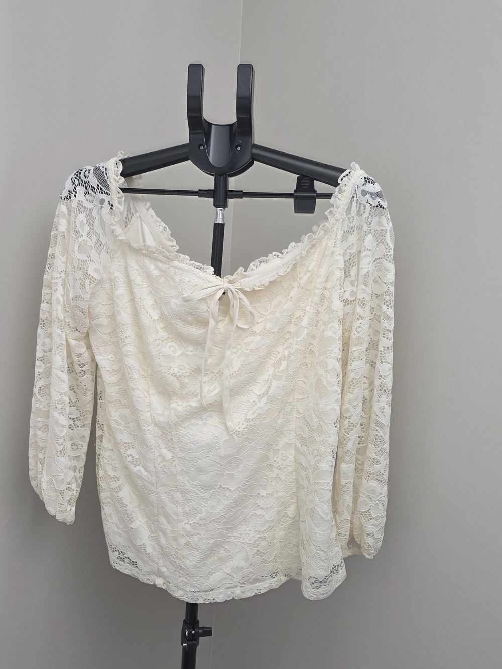 TORRID Cream Peasant Blouse with Tie Stretch Lace Off Shoulder Corset Seamed
